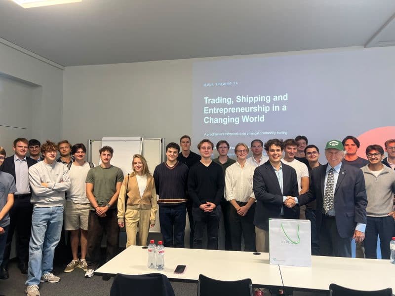 Alberto Ravano with students after his guest lecture at HSG